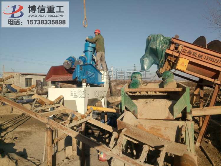 西安吴老板的大型脱水筛、细沙回收机已经试机完成 进入生产领域